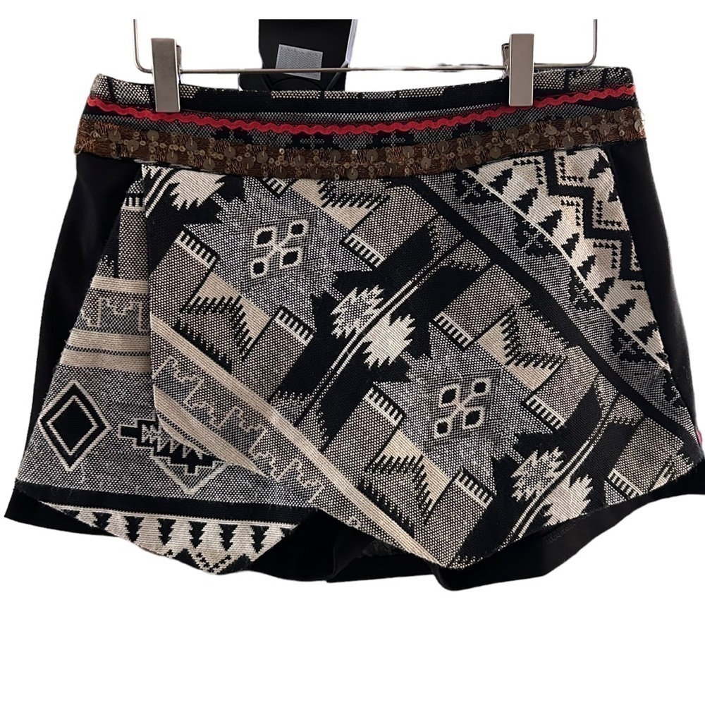 Graphic Skort - Aztec Pattern by Rinascimento - Picture 2 of 9